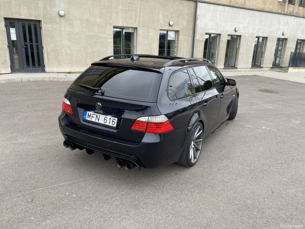 BMW 525 | 4