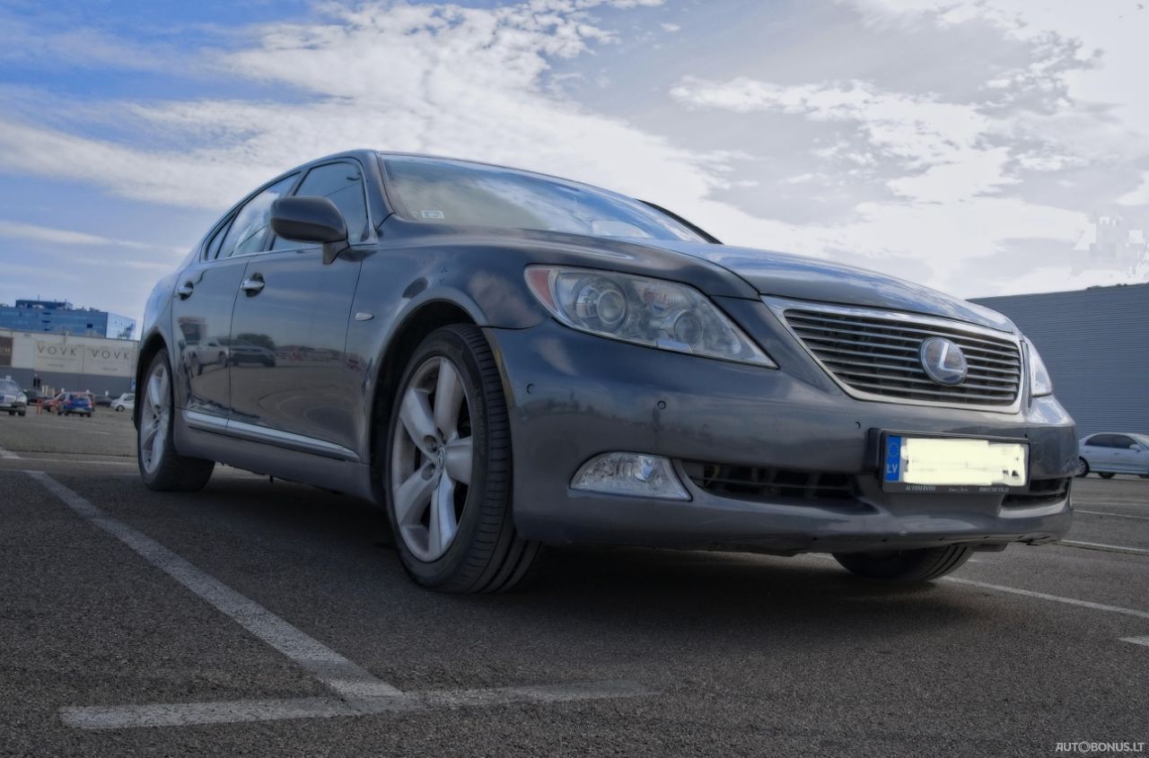 Lexus LS 460