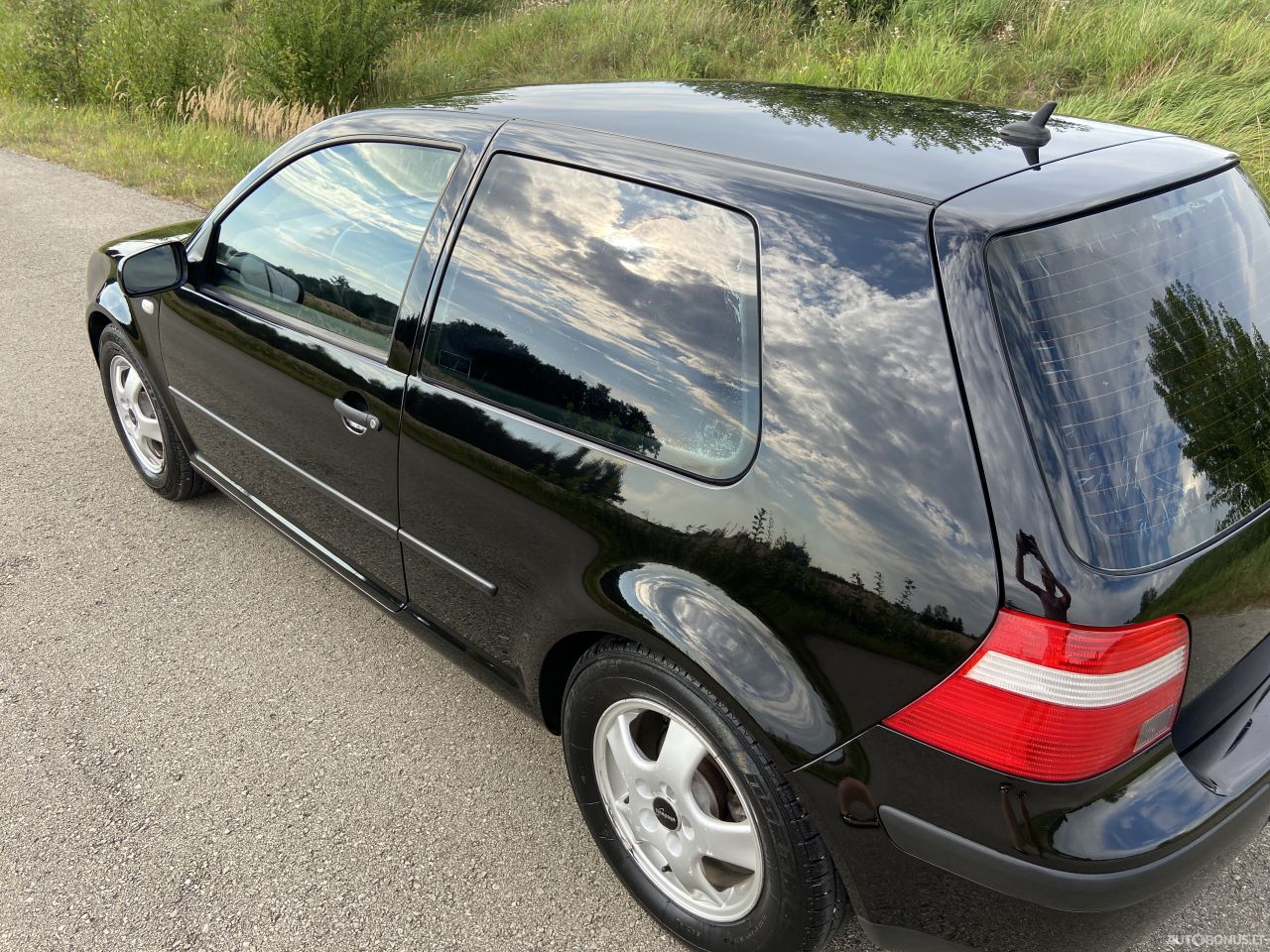 Volkswagen Golf | 1