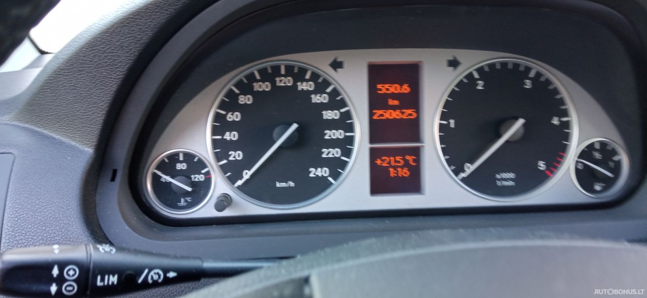 Mercedes-Benz 180 | 3