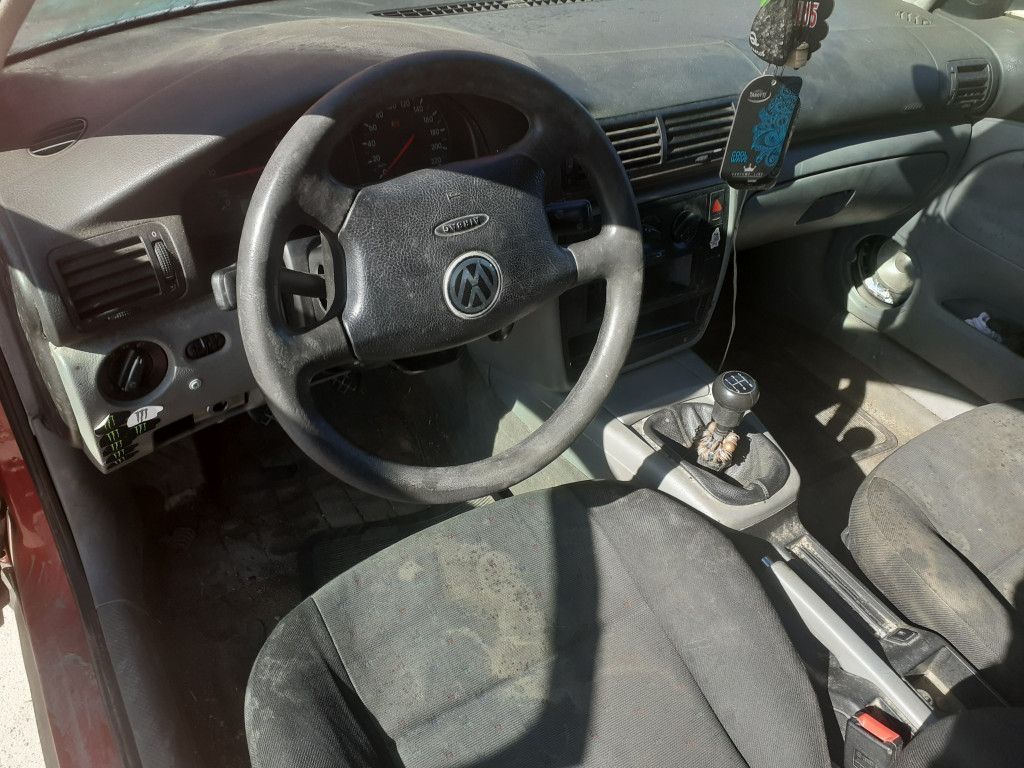 Volkswagen, Saloon | 5