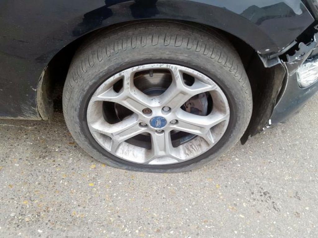 Ford, Universal | 5