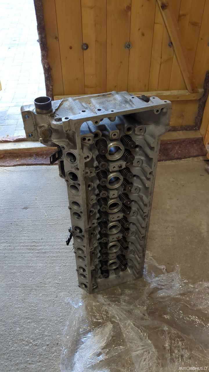 Mercedes-Benz E300 | 1