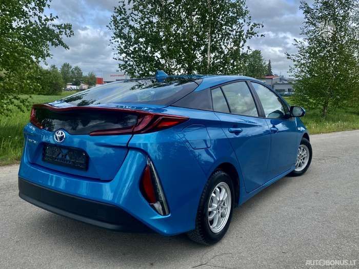 Toyota Prius | 3