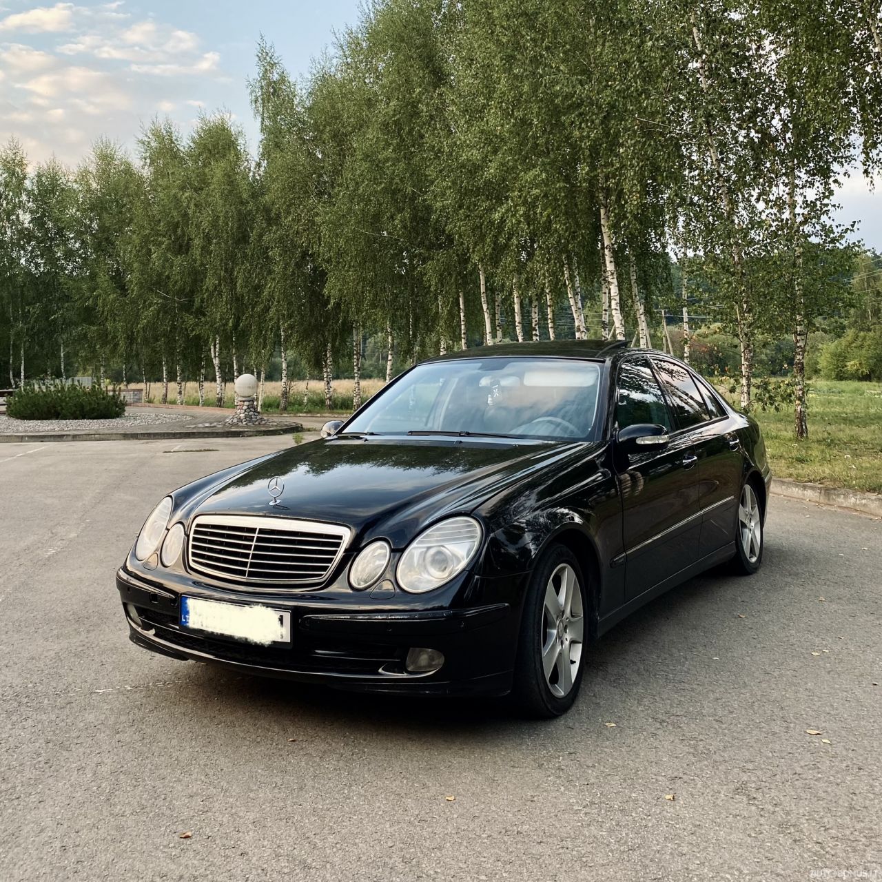 Mercedes-Benz E320 | 1