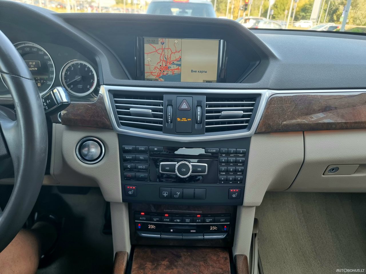 Mercedes-Benz E350 | 12