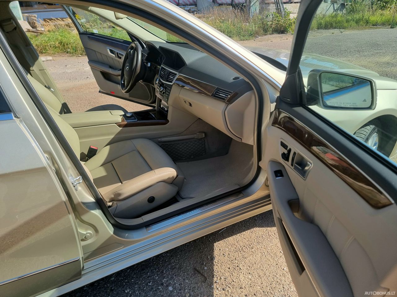 Mercedes-Benz E350 | 5