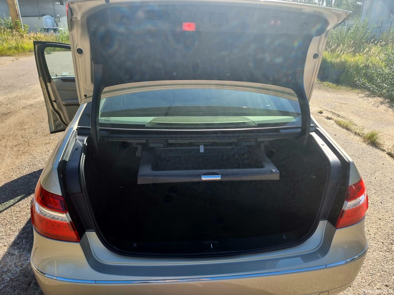 Mercedes-Benz E350 | 13