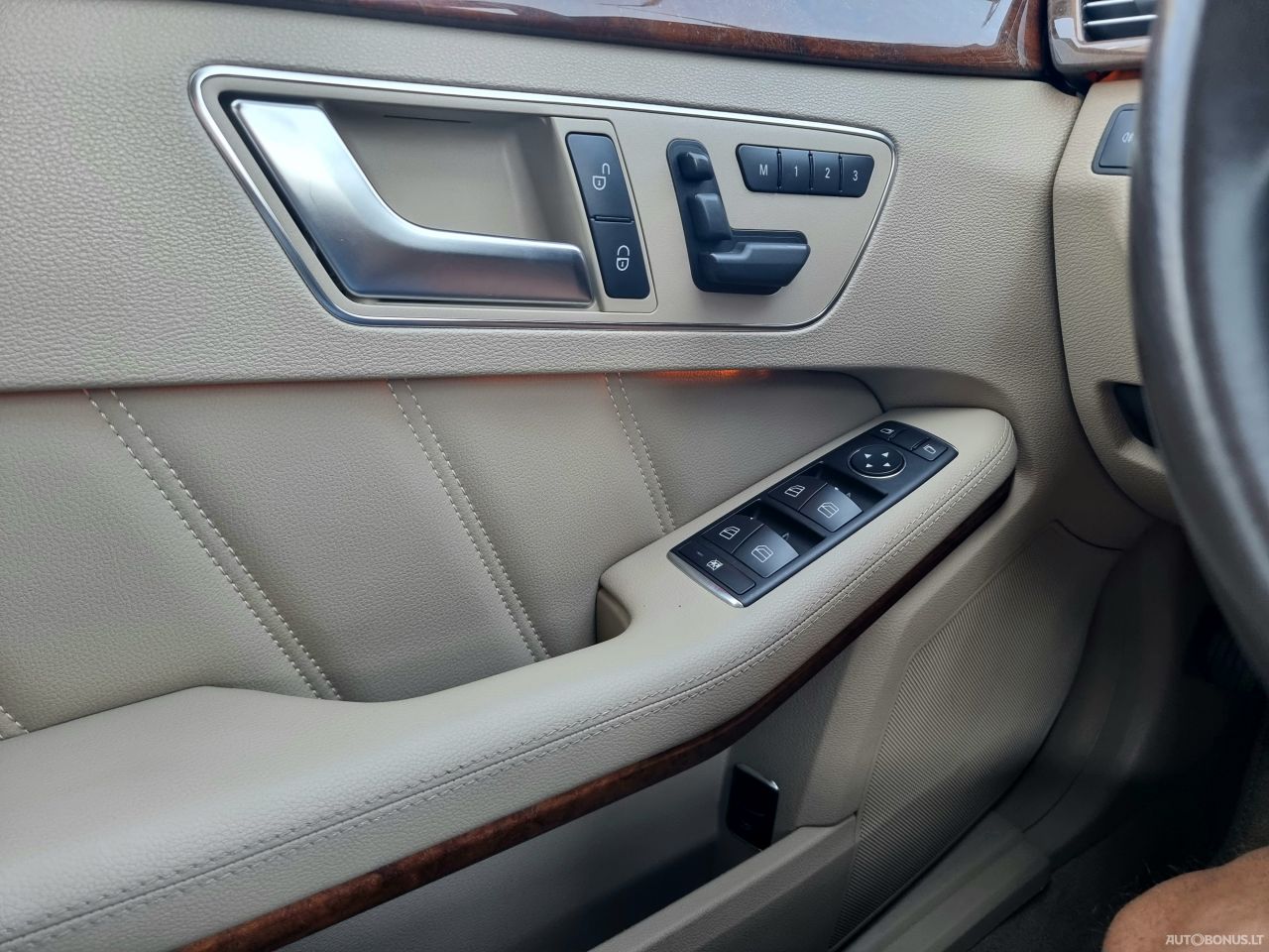 Mercedes-Benz E350 | 16