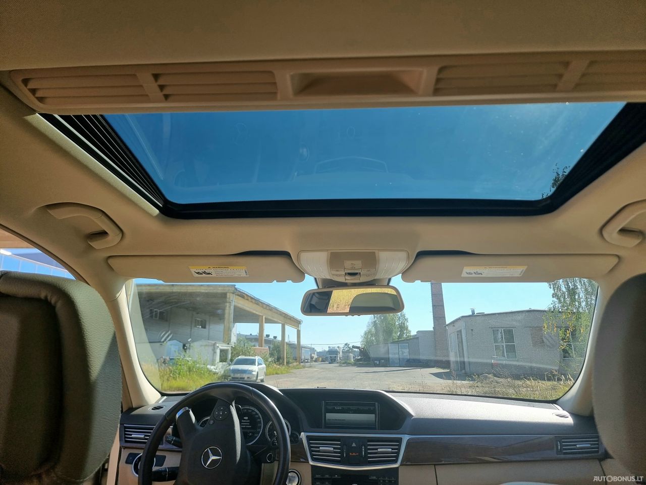 Mercedes-Benz E350 | 8