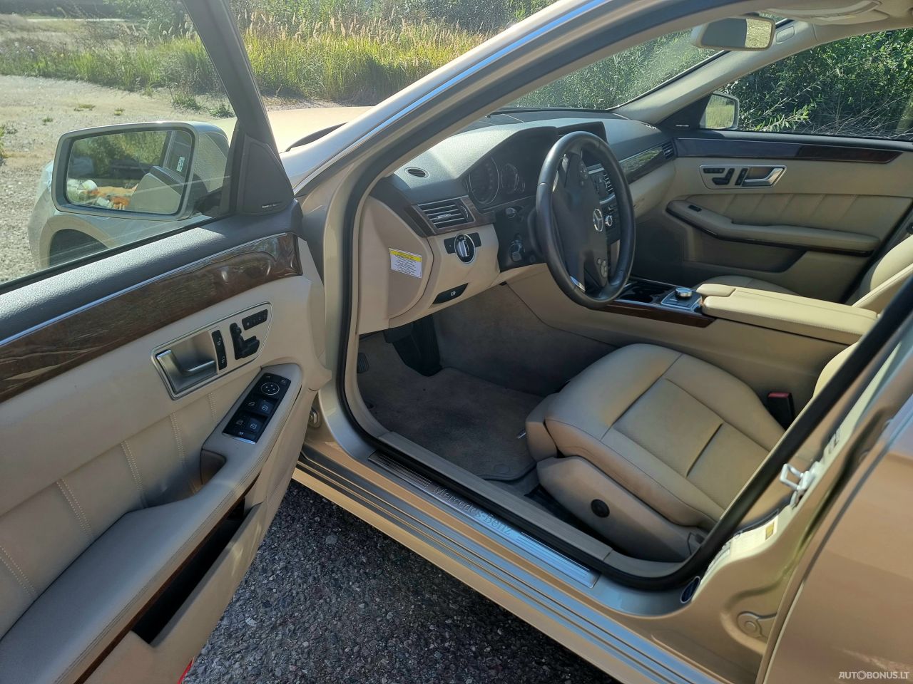 Mercedes-Benz E350 | 4