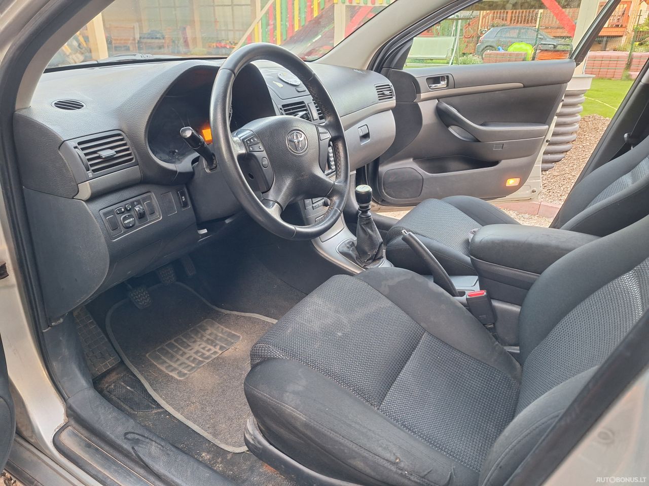 Toyota Avensis | 8