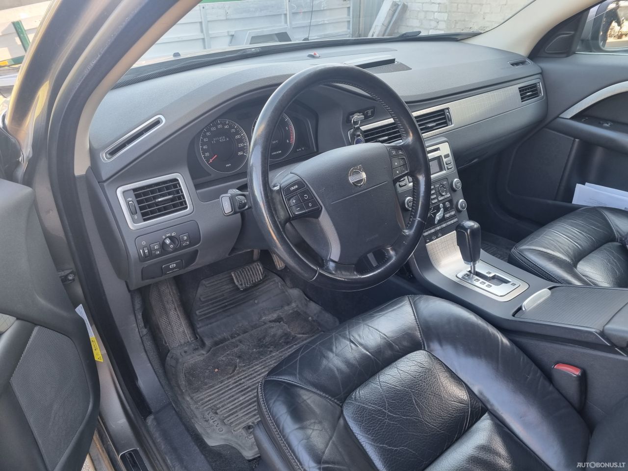Volvo XC70 | 6