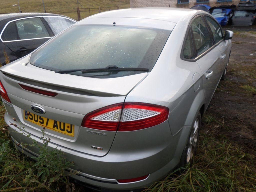 Ford, Saloon | 1