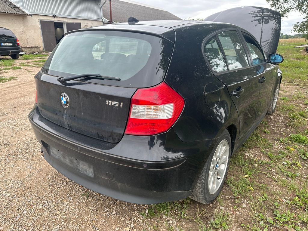 BMW, Hatchback | 11