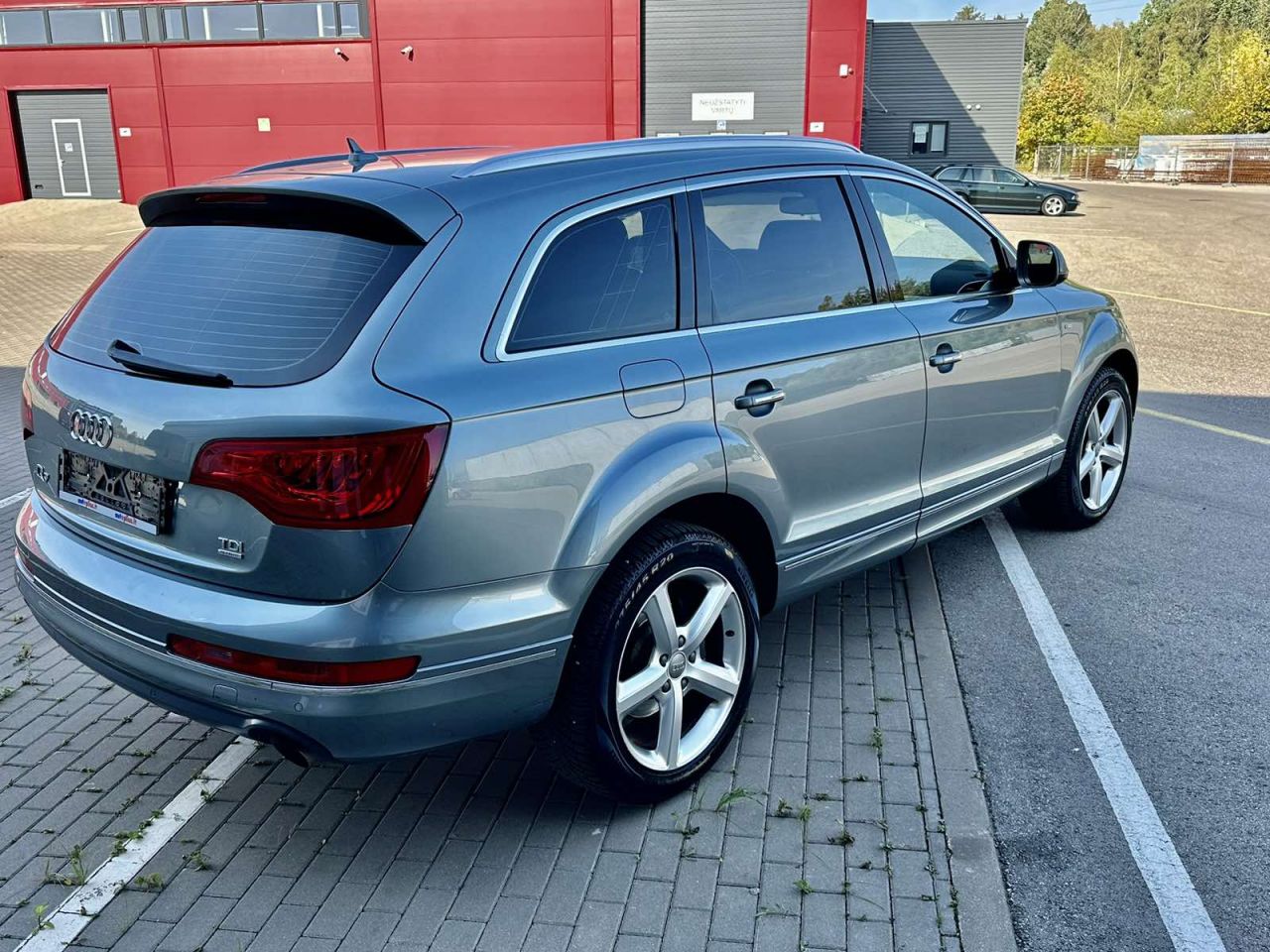 Audi Q7 | 6