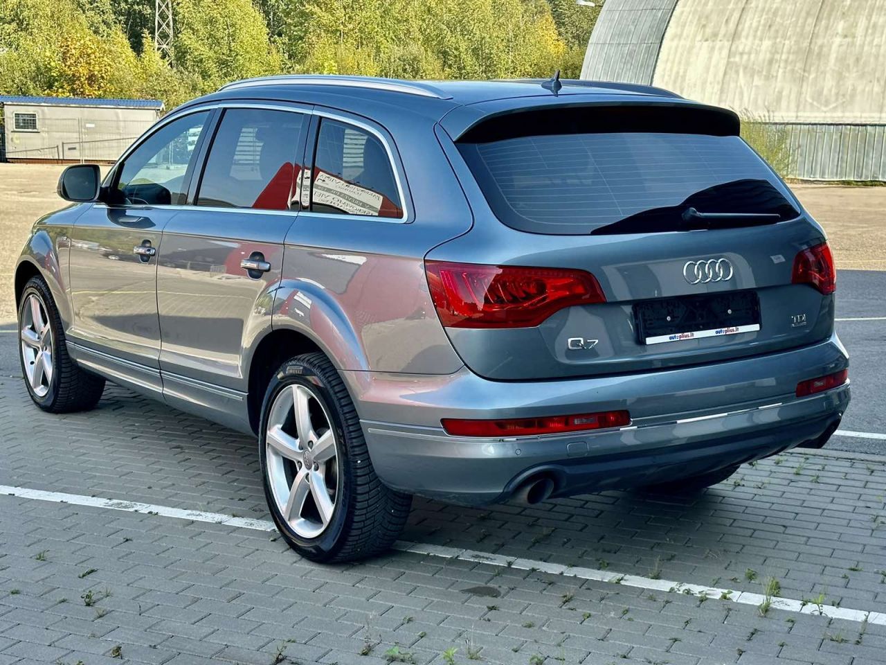 Audi Q7 | 1