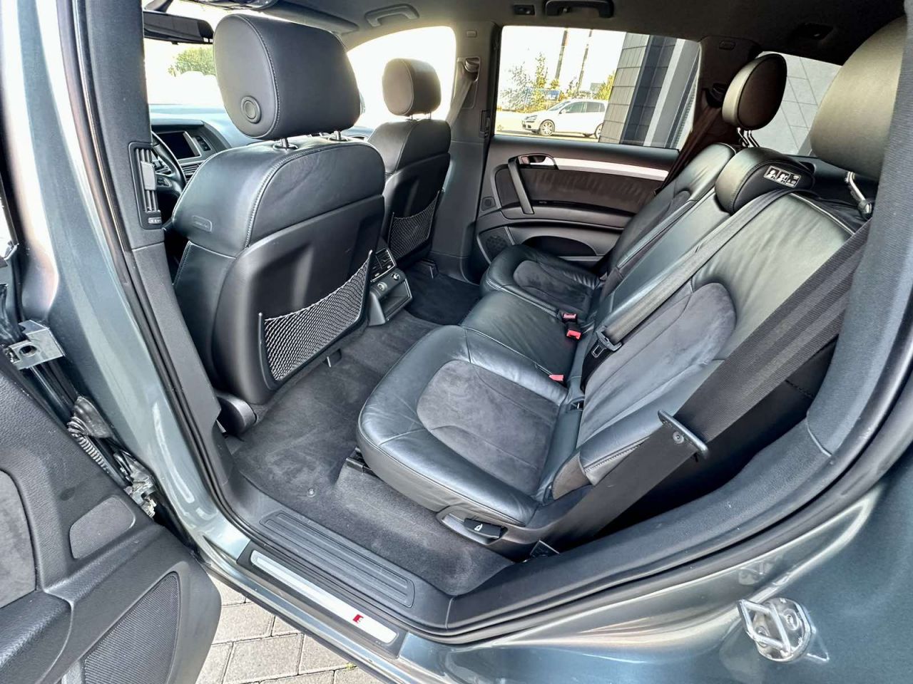 Audi Q7 | 3
