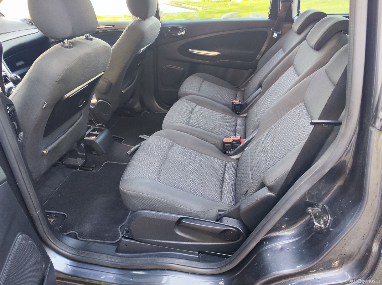 Ford Galaxy | 10