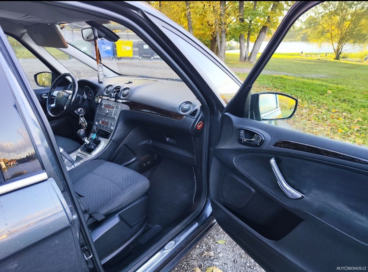 Ford Galaxy | 11
