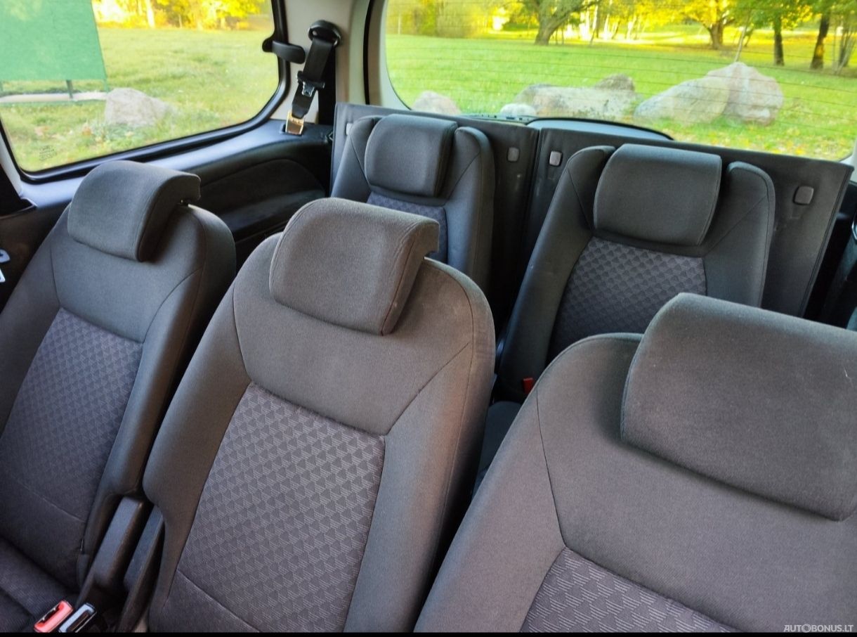 Ford Galaxy | 12