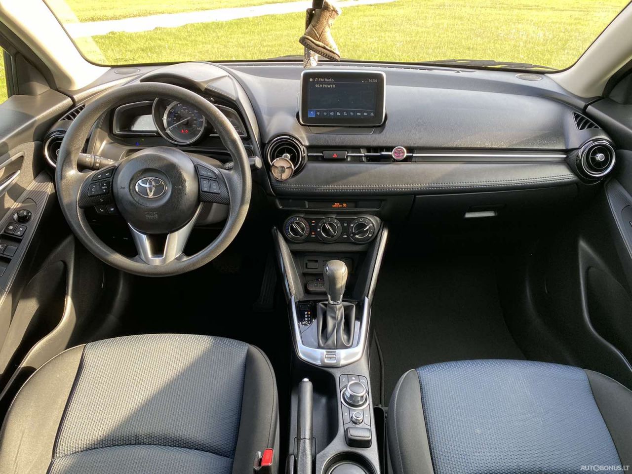 Toyota Yaris | 5