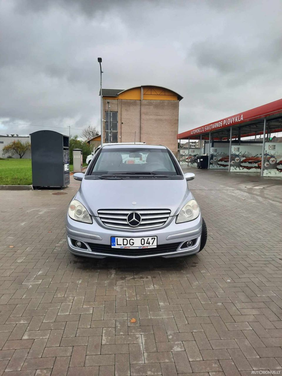 Mercedes-Benz B180 | 2