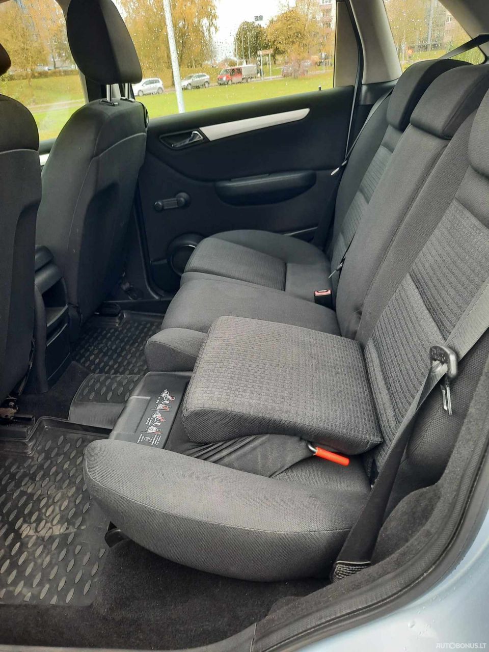 Mercedes-Benz B180 | 5