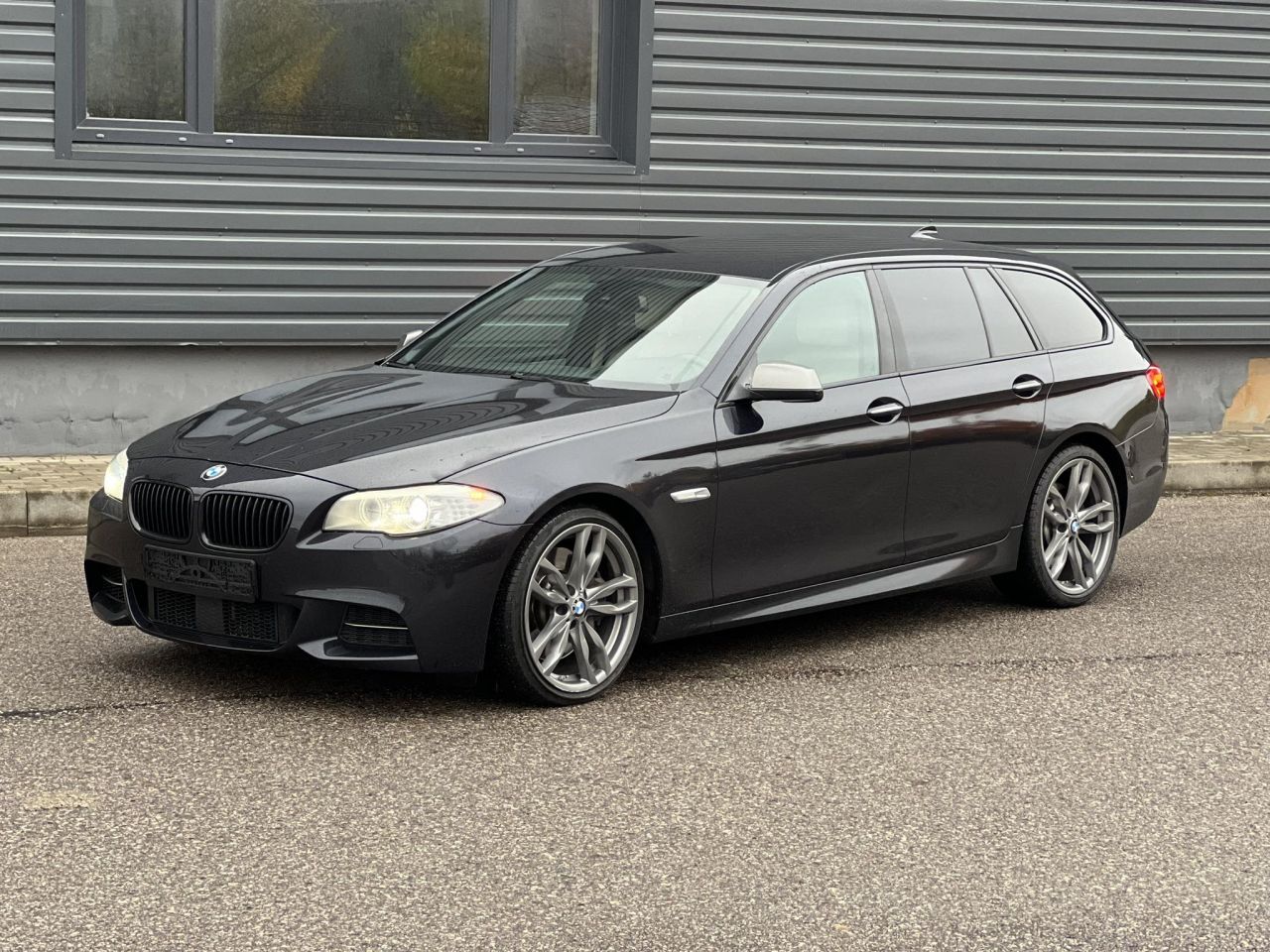 BMW 550 | 2