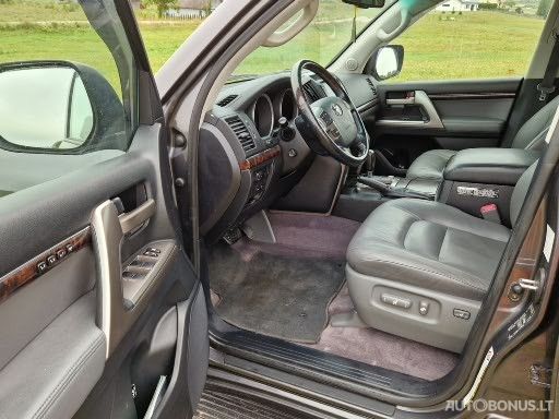 Toyota Land Cruiser V8 | 5