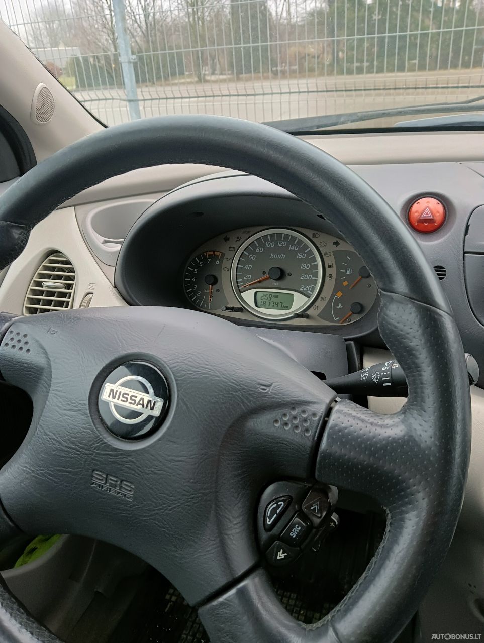 Nissan Almera Tino | 8