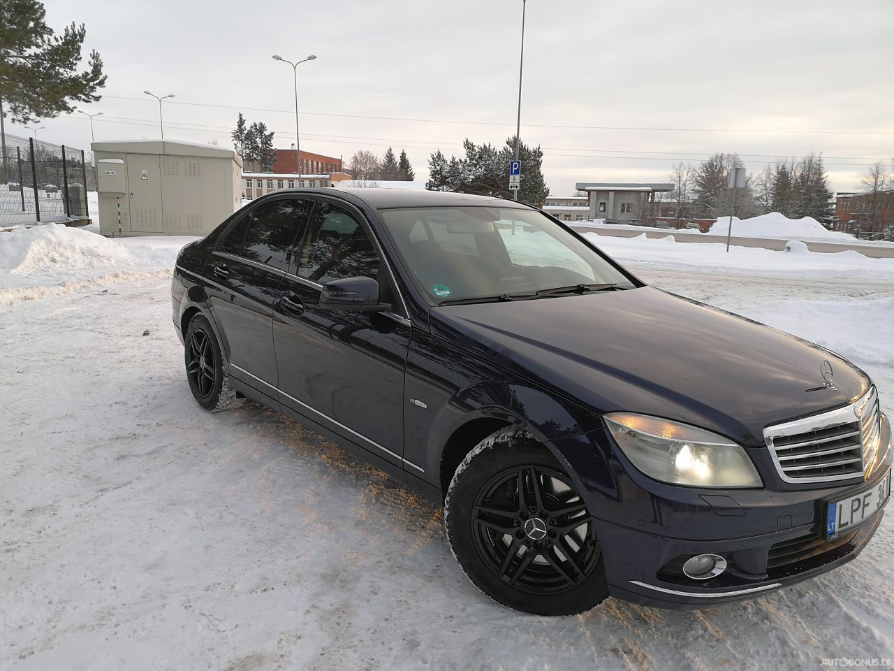 Mercedes-Benz C350 | 3