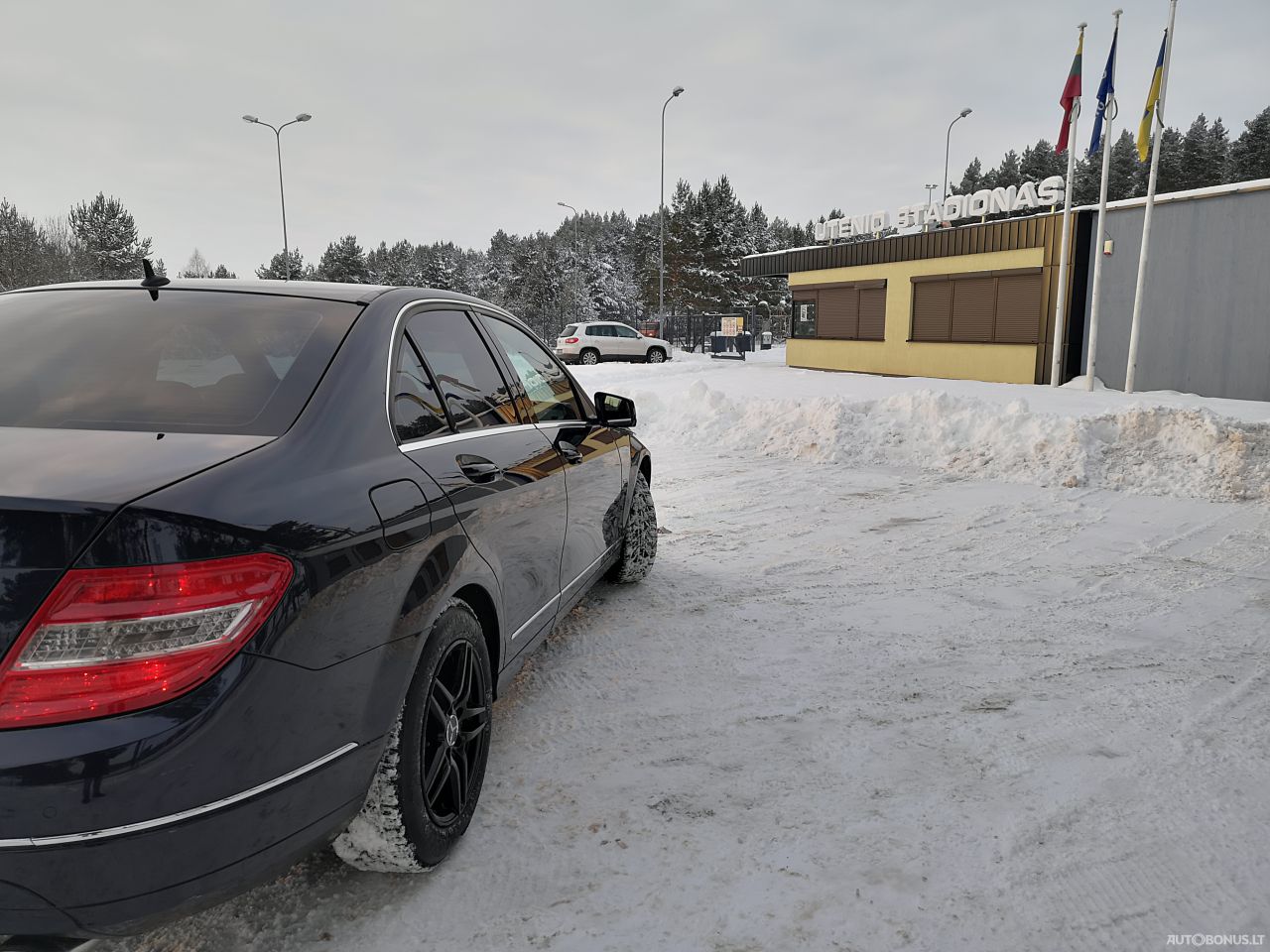 Mercedes-Benz C350 | 4