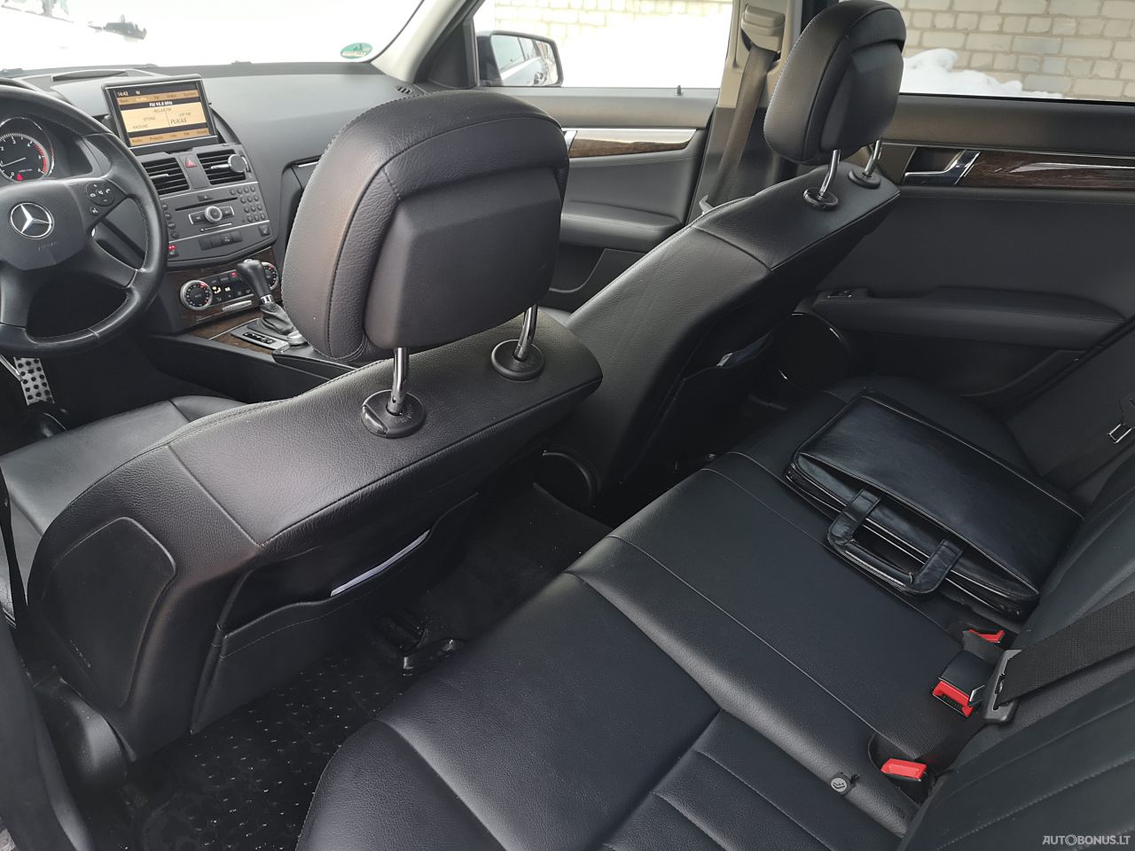 Mercedes-Benz C350 | 6