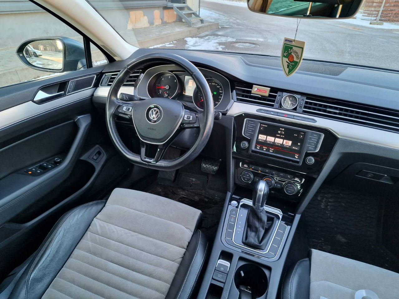 Volkswagen Passat | 2