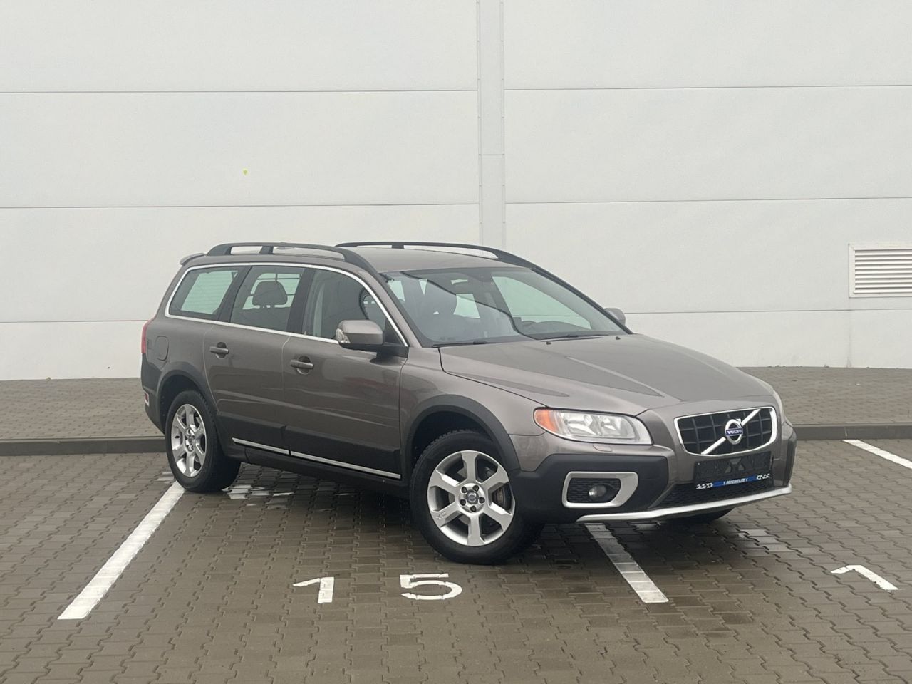 Volvo XC70 | 6