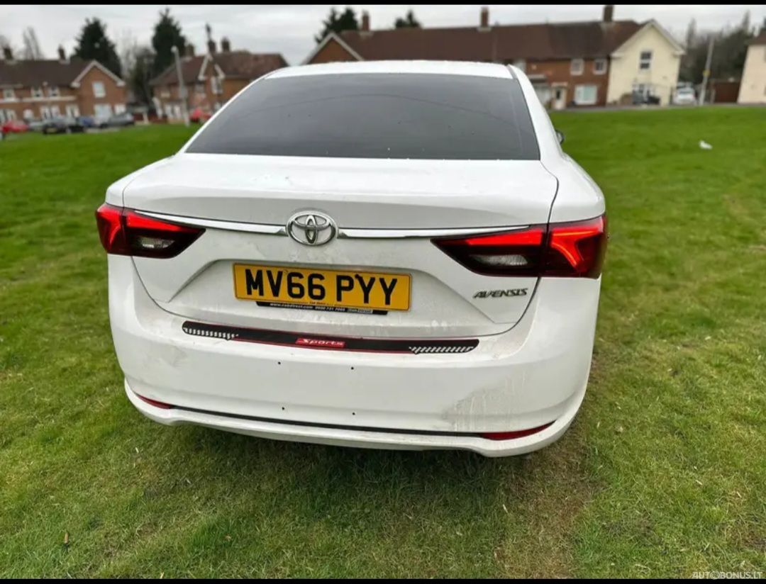 Toyota Avensis | 5