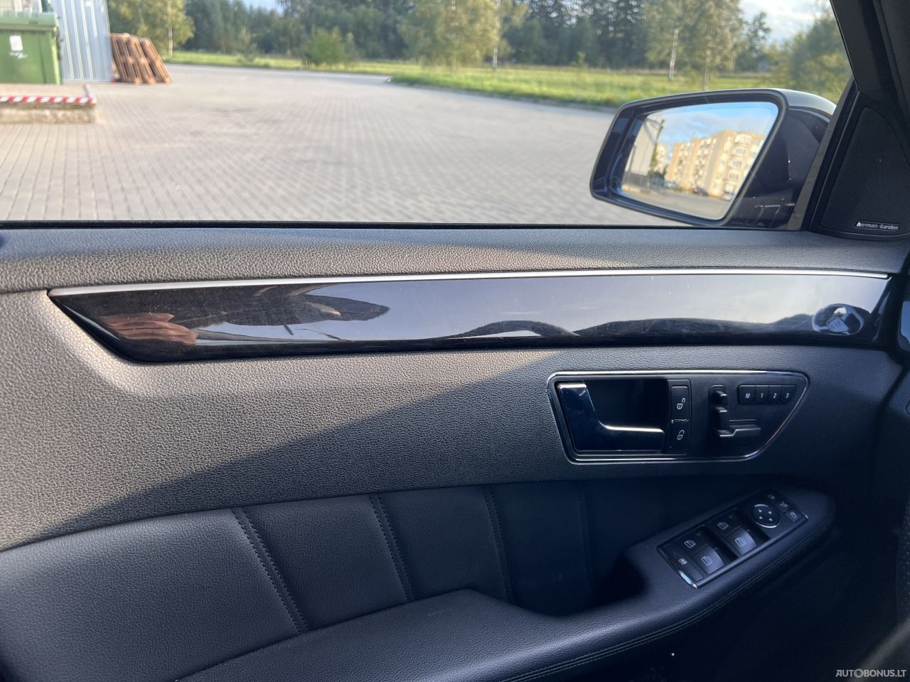Mercedes-Benz E350 | 11