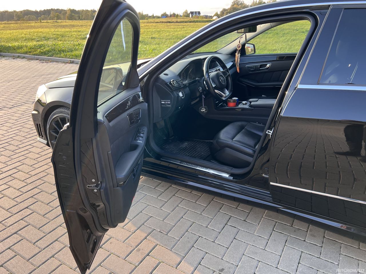 Mercedes-Benz E350 | 13