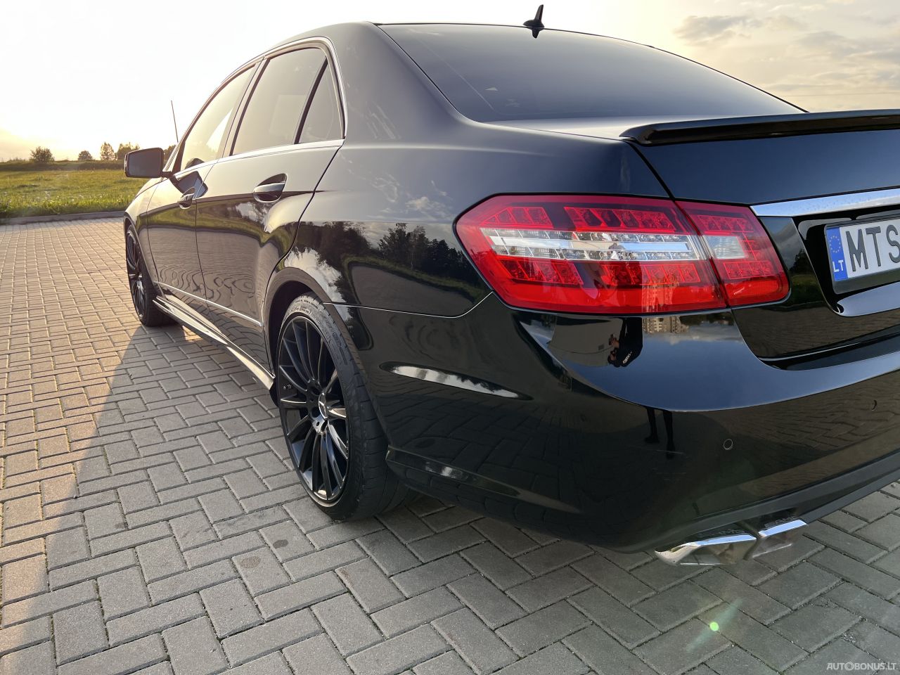 Mercedes-Benz E350 | 15