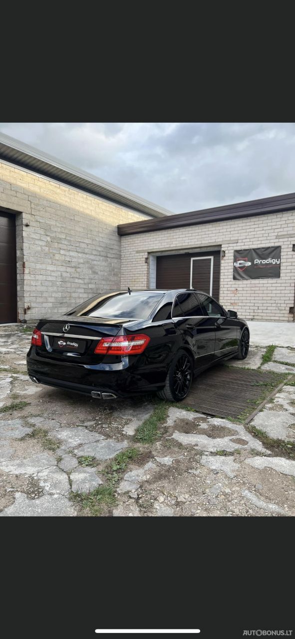 Mercedes-Benz E350 | 3