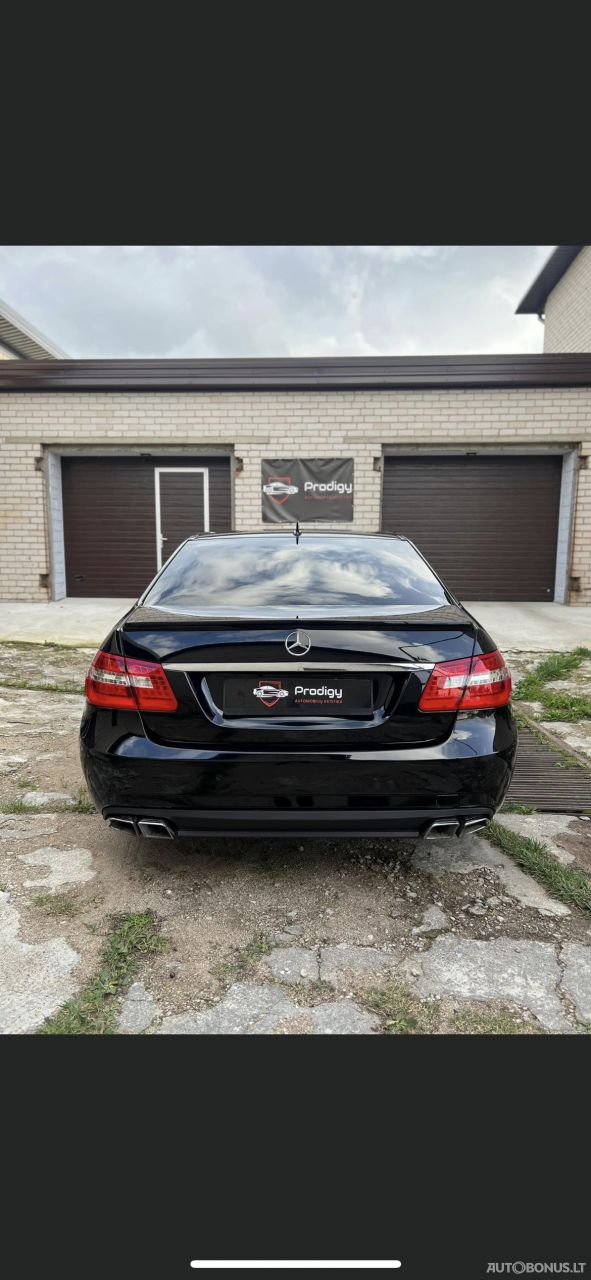 Mercedes-Benz E350 | 4