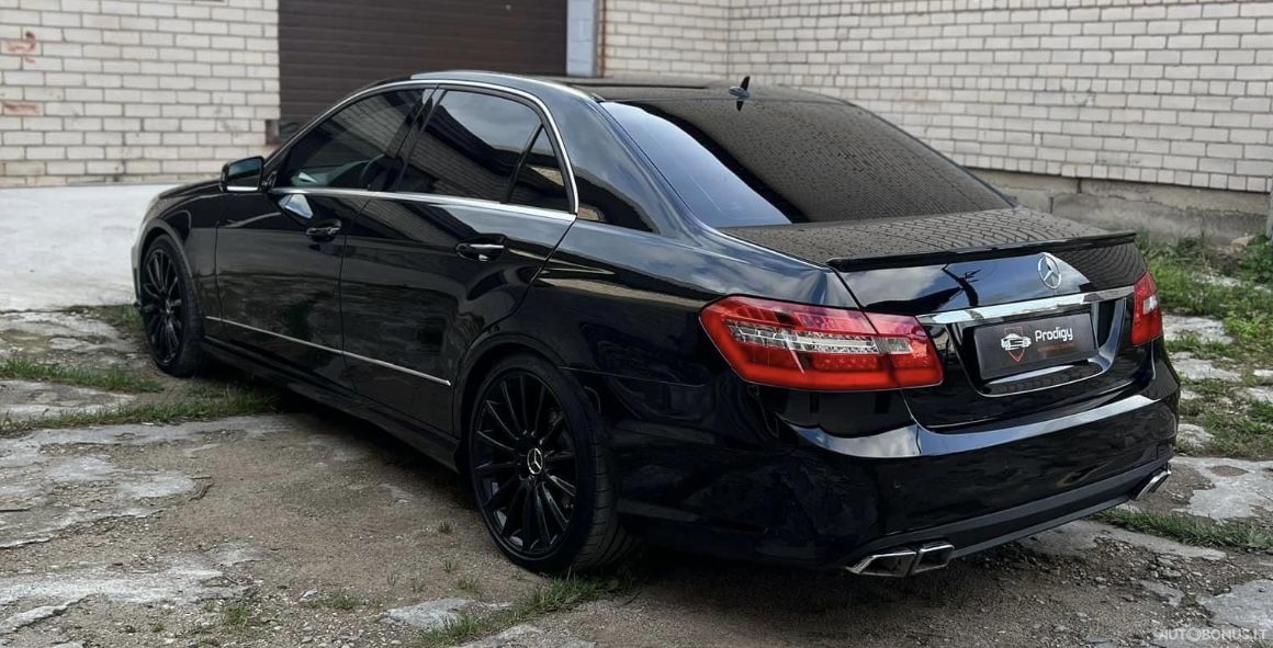 Mercedes-Benz E350 | 5