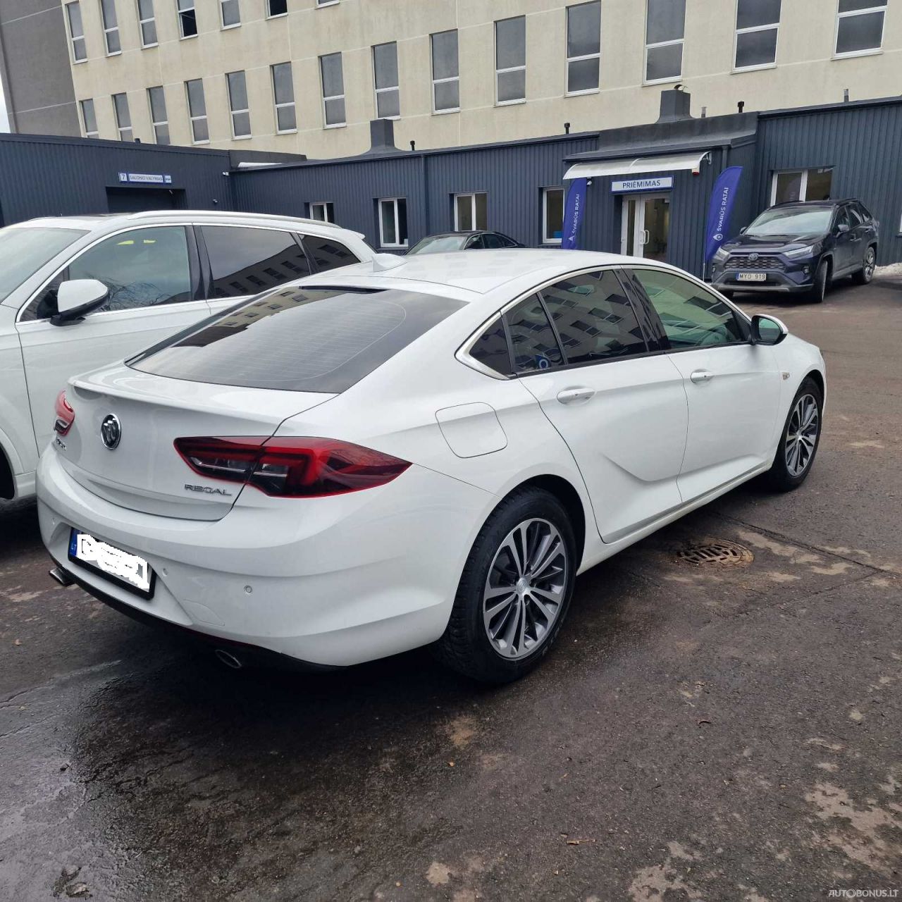 Opel Insignia, Sedanas | 1