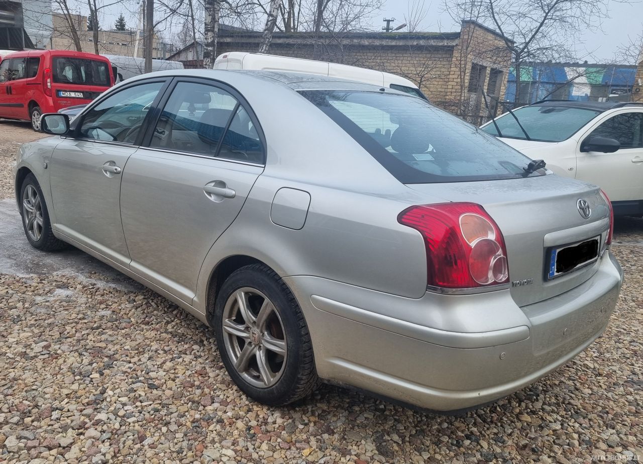 Toyota Avensis, Sedanas | 3