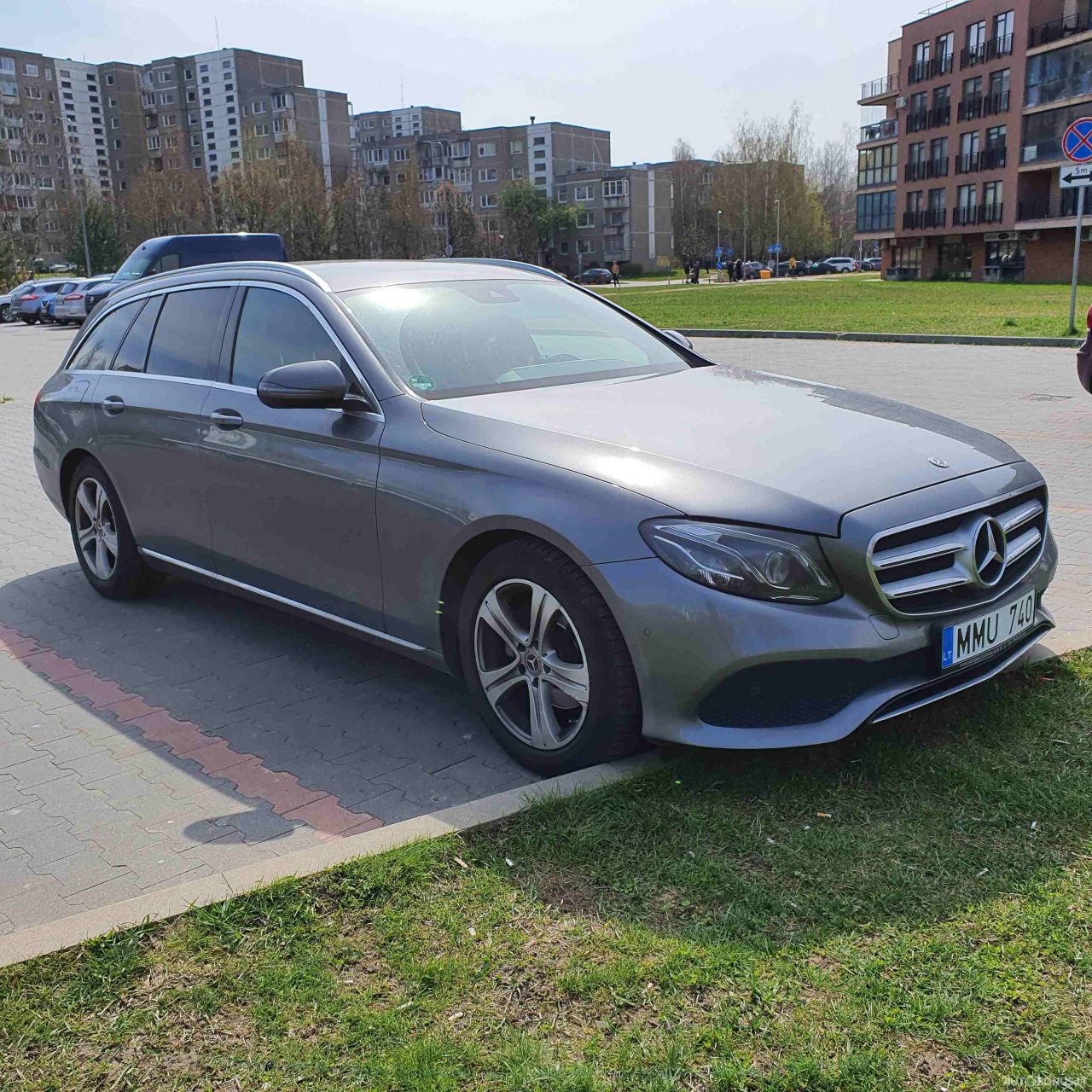 Mercedes-Benz E220 | 2