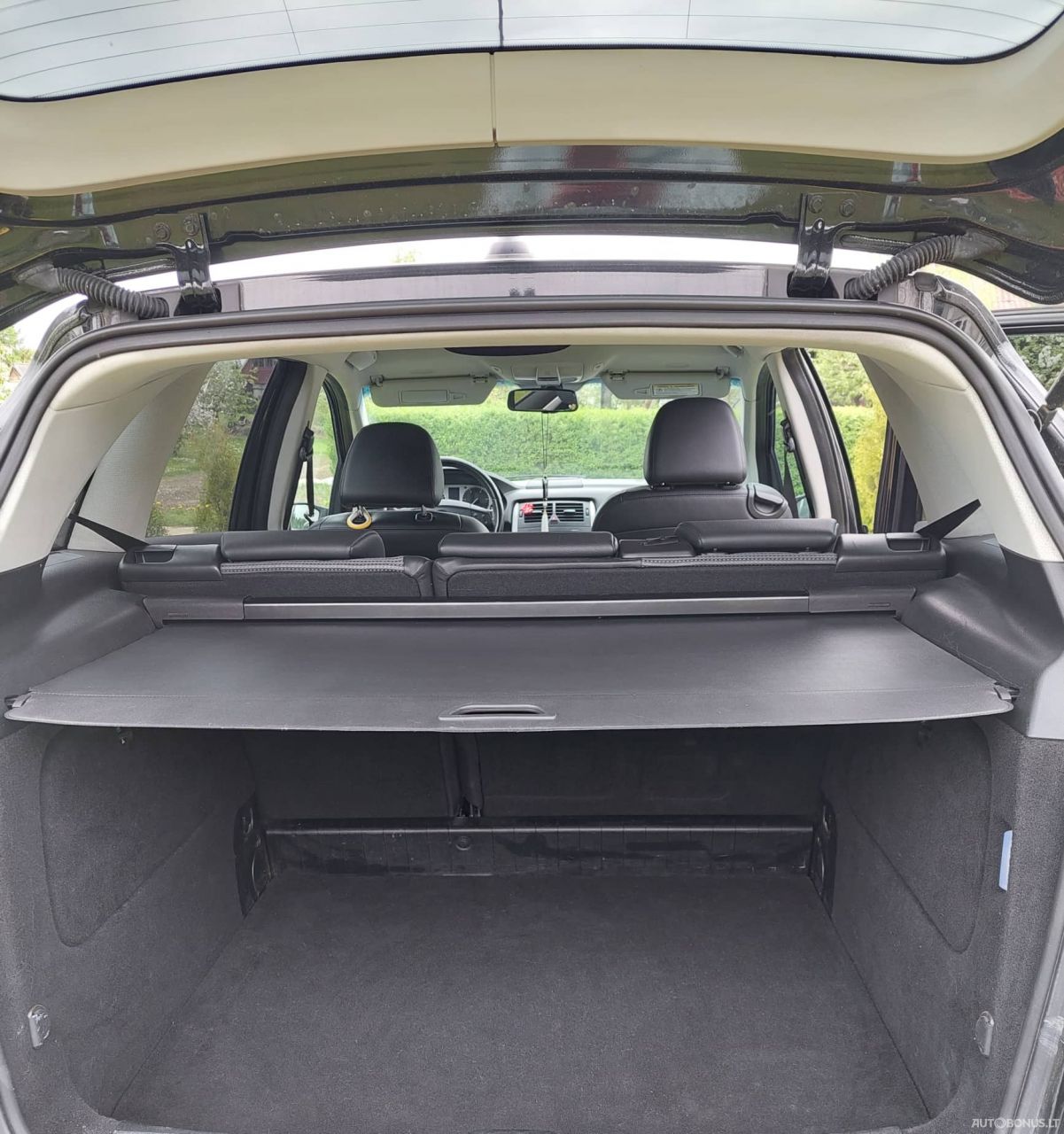 Mercedes-Benz B200 | 4