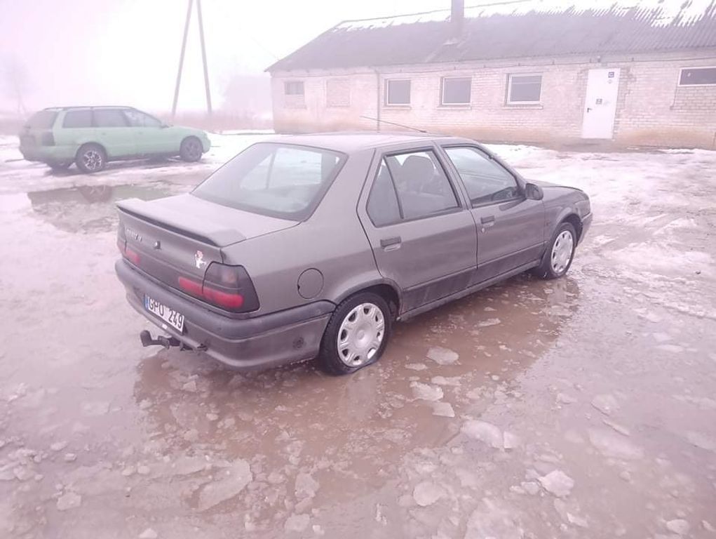Renault, Saloon | 1
