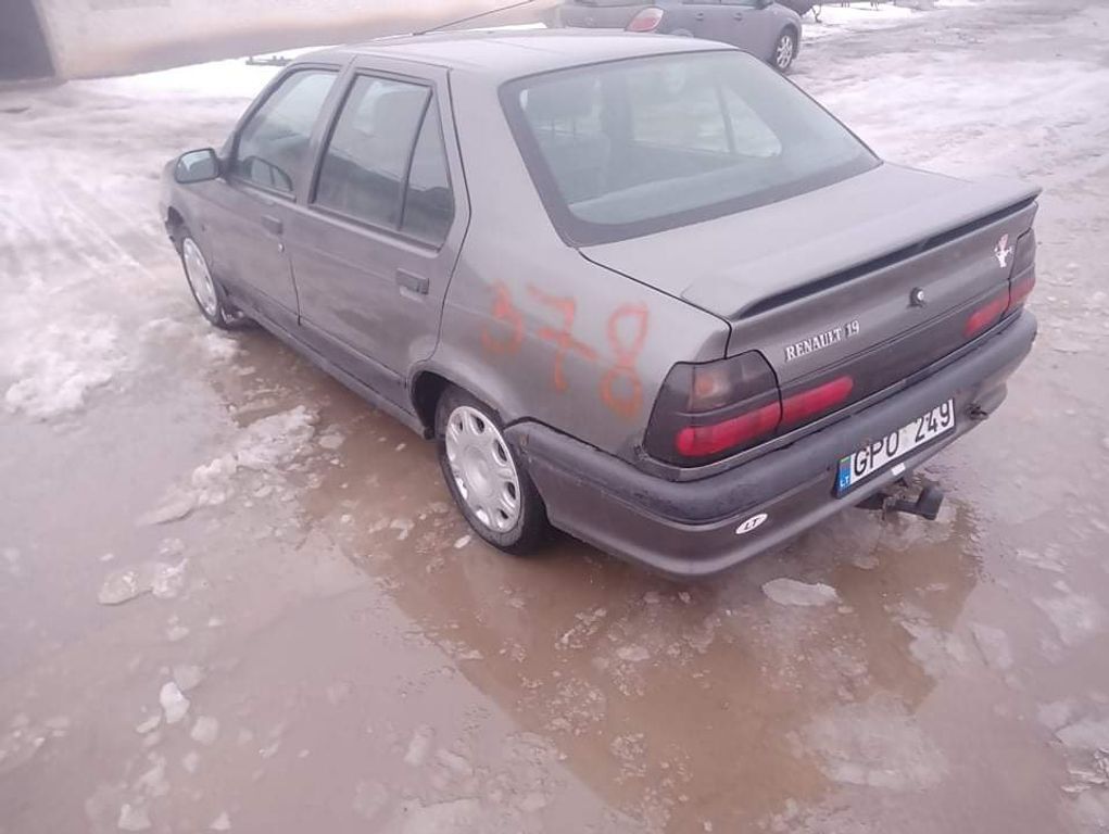 Renault, Saloon | 2