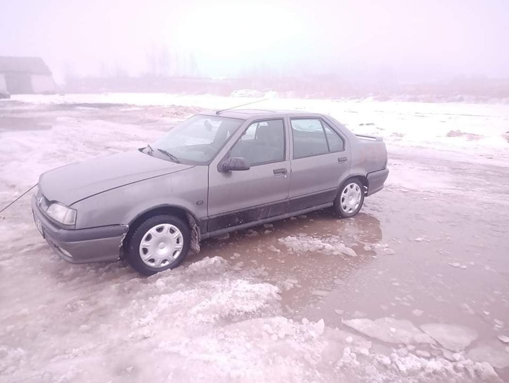 Renault, Saloon | 4